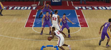 NBA2K15实用灌篮技巧（掌握这些技巧）